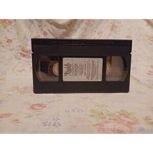 🌟 Rigoletto (VHS) - A Captivating Opera Experience! 🌟